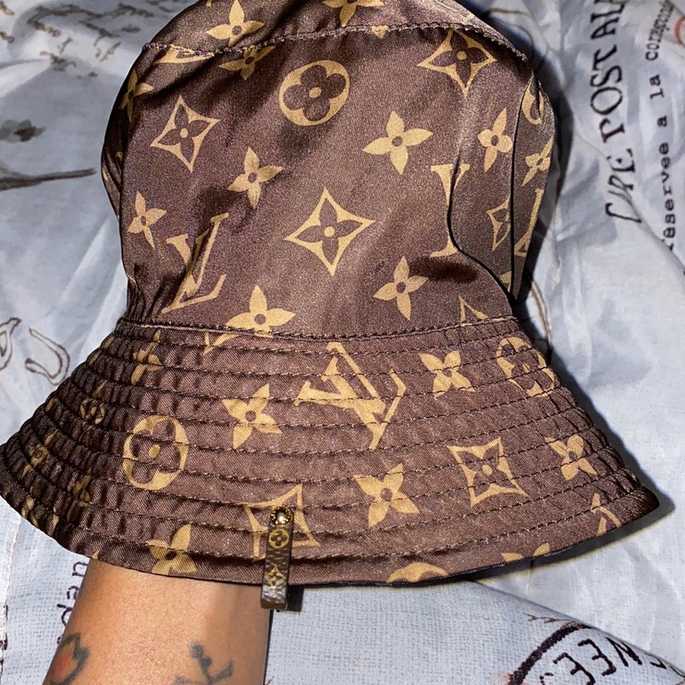 Louis Vuitton hat limited edition reversible worn once